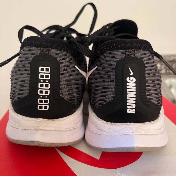 Nike Pegasus 7 Pegasus Turbo 2 Black
White Gunsmoke ( Like New) - Picture 4 of 7